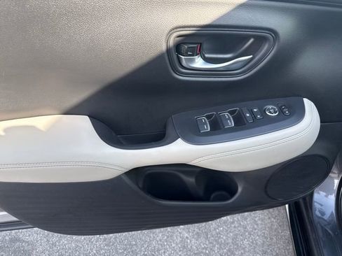 Certified 2025 Honda HR-V EX-L image 9