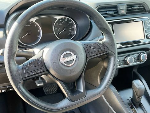 Used 2025 Nissan Versa S FWD image 11