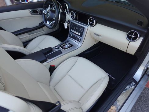Used 2017 Mercedes-Benz SLC 300 image 11