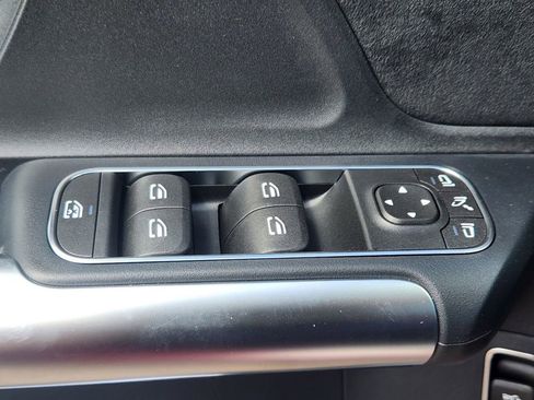 New 2025 Mercedes-Benz GLA 250 4MATIC image 9