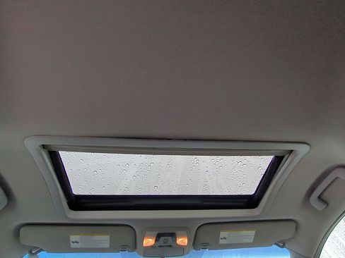 Used 2015 Toyota Sienna Limited image 29