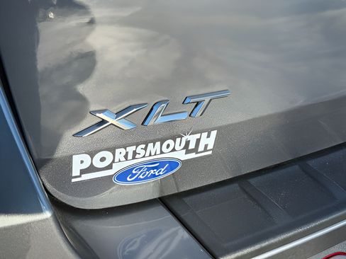Used 2022 Ford Explorer XLT w/ Equipment Group 202A AWD/4WD image 20