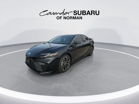 Used 2025 Toyota Camry XLE FWD image 5