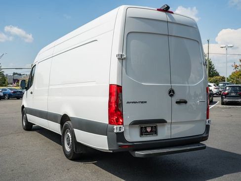 Used 2024 Mercedes-Benz Sprinter 2500 image 5