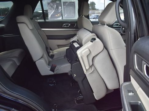 Used 2018 Ford Explorer XLT w/ XLT Technology Feature Bundle AWD/4WD image 40