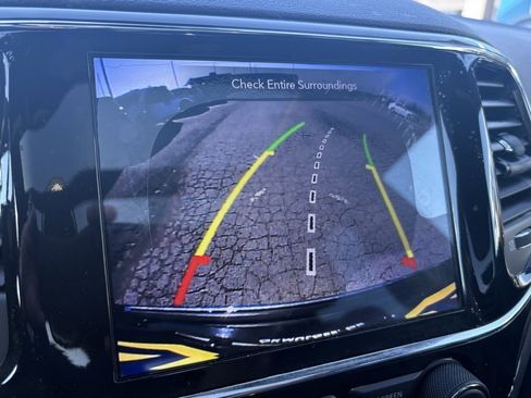 Used 2021 Jeep Grand Cherokee Limited w/ Luxury Group II image 20