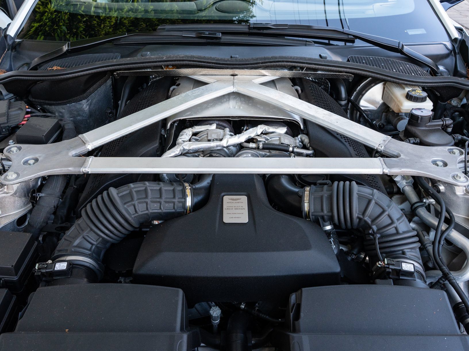 Used 2023 Aston Martin V8 Vantage Roadster RWD image 41