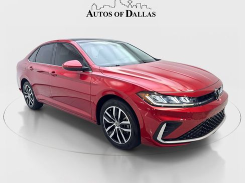 Used 2025 Volkswagen Jetta SE FWD image 4
