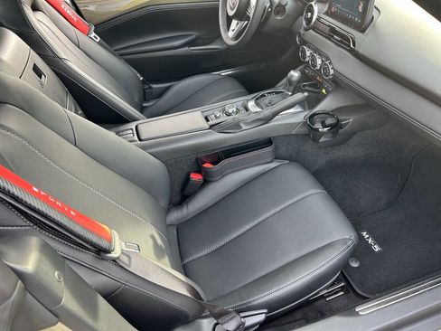 Used 2023 MAZDA MX-5 Miata Grand Touring RWD image 22