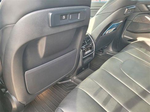 Used 2022 BMW X5 xDrive40i w/ M Sport Package image 14