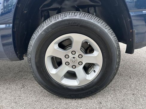 Used 2019 RAM 1500 Tradesman w/ SXT Appearance Group AWD/4WD image 14