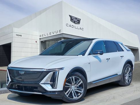 New 2026 Cadillac Lyriq Luxury AWD/4WD image 1