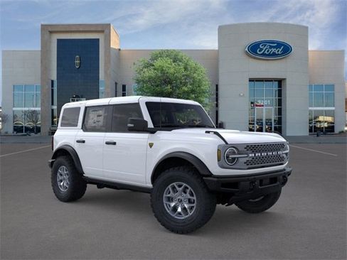 New 2025 Ford Bronco Badlands image 7