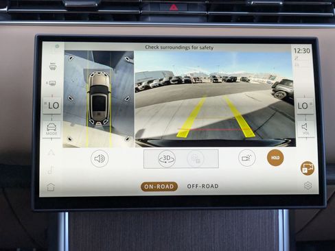 Certified 2025 Land Rover Range Rover SE image 20