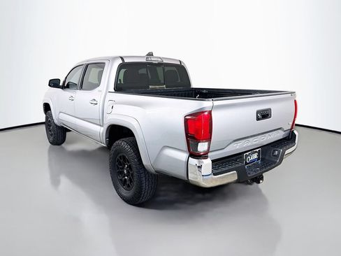 Used 2020 Toyota Tacoma SR5 RWD image 5