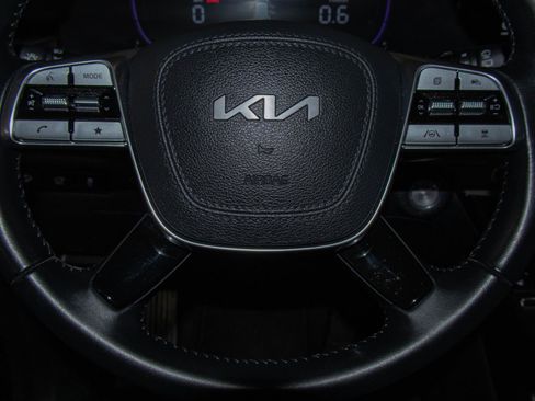 Used 2025 Kia Telluride S FWD image 12