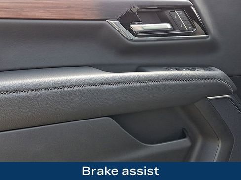 Used 2025 GMC Yukon Denali w/ LPO, Floor Liner Package AWD/4WD image 22