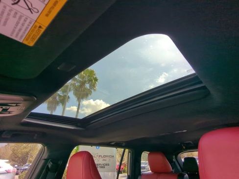 Used 2022 Toyota Highlander XSE image 25