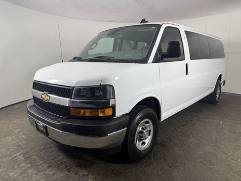 Used 2024 Chevrolet Express 3500 LT w/ LT Preferred Equipment Group RWD image 3
