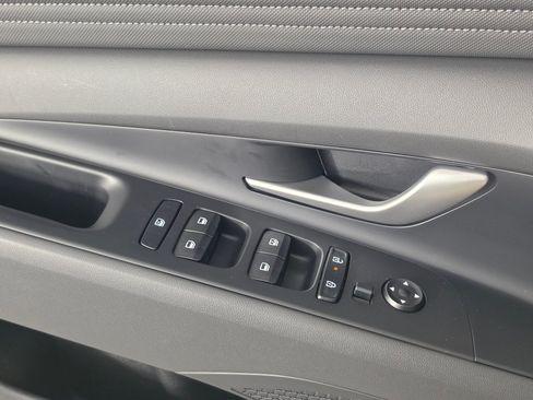 Used 2026 Hyundai Elantra Limited FWD image 29