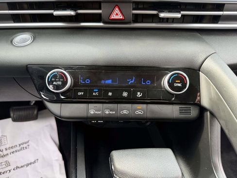 Certified 2023 Hyundai Elantra SEL FWD image 24