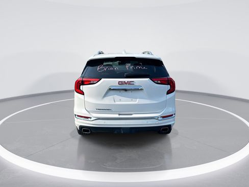 Used 2020 GMC Terrain Denali w/ Denali Premium Package FWD image 8