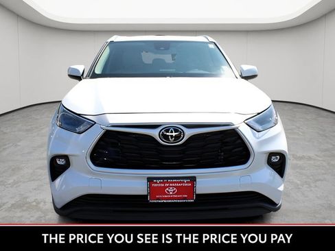 Used 2023 Toyota Highlander XLE AWD/4WD image 8