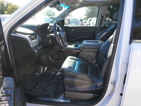 Used 2019 GMC Yukon XL SLT image 14