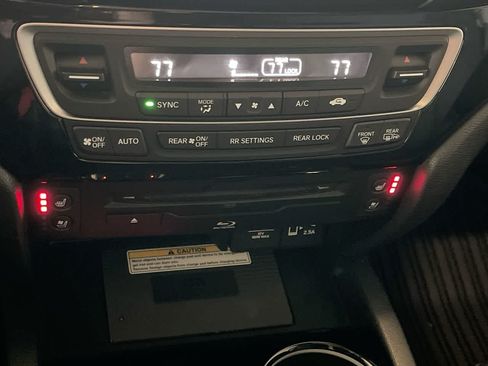 Used 2021 Honda Pilot Elite image 19