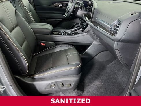 Used 2025 Chevrolet Traverse High Country w/ LPO, Floor Liner Package image 23