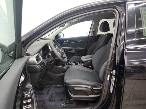 Used 2020 Kia Sorento LX FWD image 12