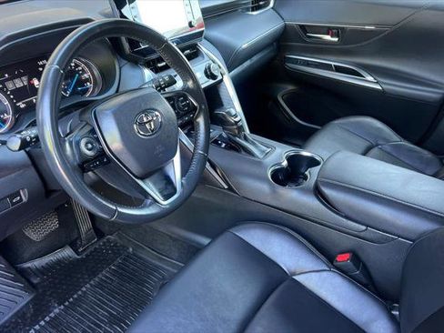 Certified 2022 Toyota Venza XLE AWD/4WD image 11
