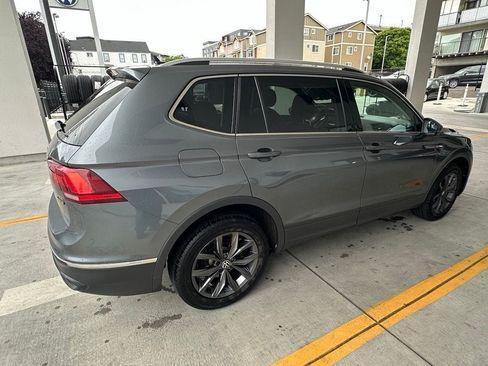 Used 2022 Volkswagen Tiguan SE AWD/4WD image 6