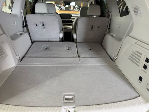 Used 2025 Buick Enclave Avenir w/ Super Cruise Package image 9