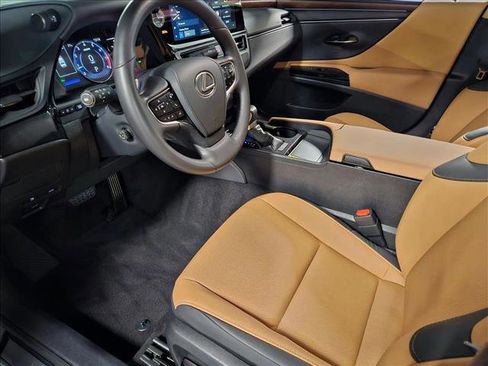 Used 2025 Lexus ES 350 w/ Premium Package image 9