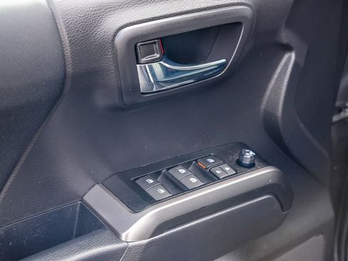 Certified 2023 Toyota Tacoma TRD Off-Road image 26