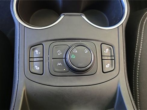 Used 2022 GMC Terrain SLE w/ Driver Convenience Package image 24