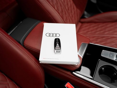 Used 2024 Audi S6 Premium Plus w/ Premium Plus Package image 79