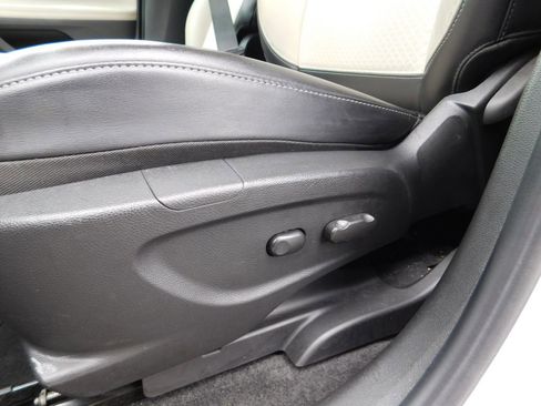 Used 2021 Buick Encore Preferred w/ Safety Package image 12