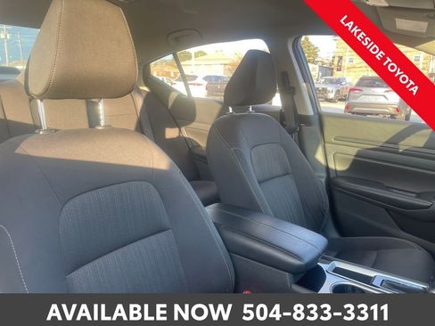 Used 2024 Nissan Altima 2.5 SV image 15