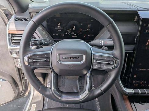 Used 2025 GMC Yukon Denali AWD/4WD image 18