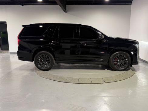 Used 2023 Cadillac Escalade V w/ LPO, ONYX Package AWD/4WD image 9