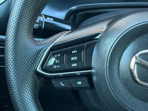 Used 2018 MAZDA MAZDA3 Sport image 29