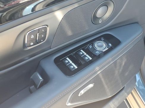 New 2026 Lincoln Nautilus Reserve AWD/4WD image 17