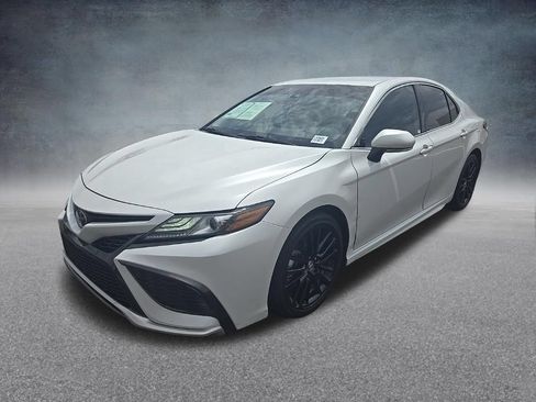 Used 2023 Toyota Camry XSE FWD image 8