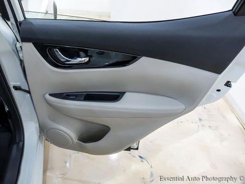 Used 2022 Nissan Rogue Sport SL w/ Premium Package image 29