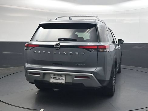Certified 2024 Nissan Pathfinder Platinum w/ Cargo Package FWD image 5