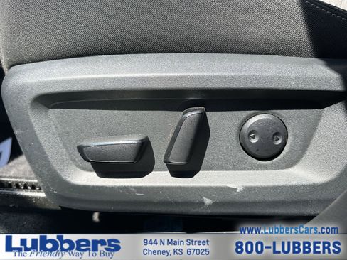 Used 2025 Nissan Rogue SV image 12