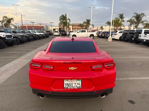 Used 2021 Chevrolet Camaro LT RWD image 6