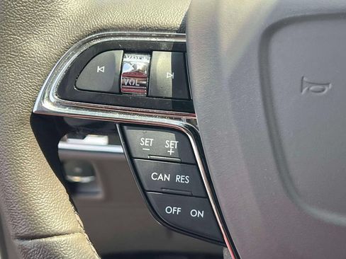 Used 2022 Lincoln Nautilus AWD w/ Premium Package image 24